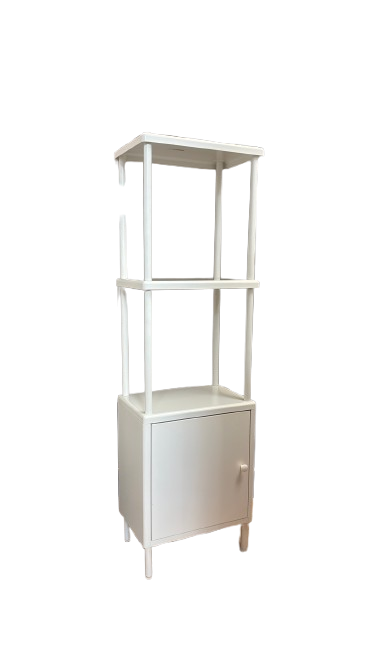 Rangement en métal blanc avec portes battantes