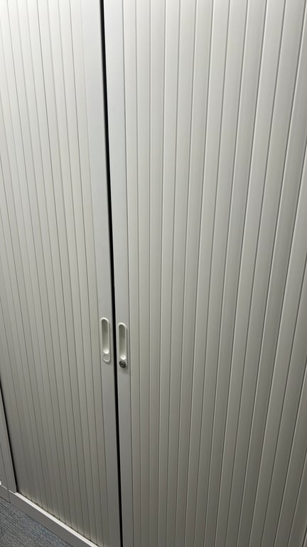 Armoire haute à portes coulissantes - portes