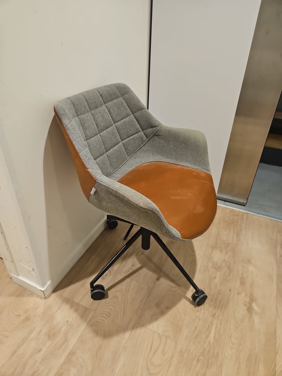 Chaise de Réunion avec Accoudoirs et Roulettes par Zuiver