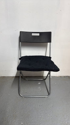 Chaise de cafétéria Gunde noir avec coussin - IKEA - face