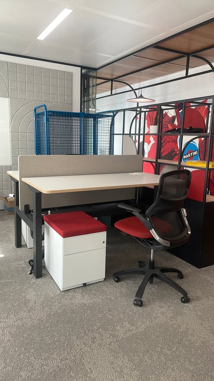 Caisson 2 tiroirs blanc avec assise rouge sur roulettes - portes