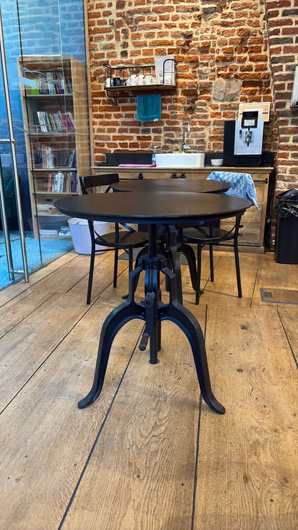 Table cafétéria Edison ronde - 3-4