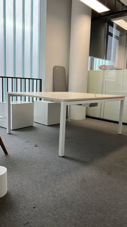 Bench 2 places - plateau bois pieds blanc - 3-4