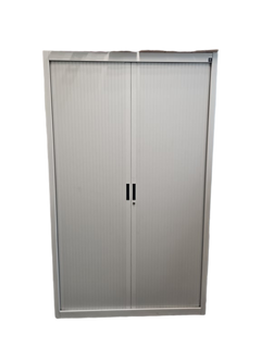 Armoire haute à rideaux - face