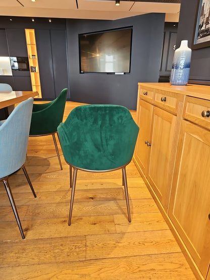 Chaise de cafétéria en velours Salem avec pieds en métal
