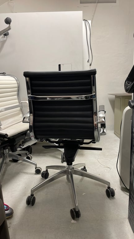 Chaise de réunion en cuir Leixin