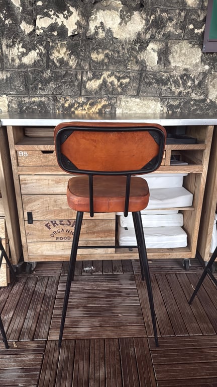 Chaise haute en cuir - 3-4