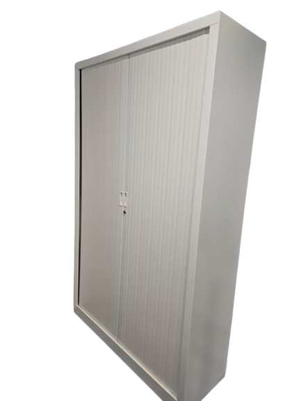 Armoire haute avec rideaux