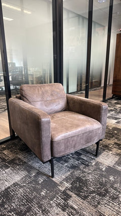 Fauteuil en cuir avec accoudoirs - 3-4