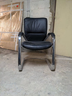 Chaise de réunion Eurosit cuir noir - face