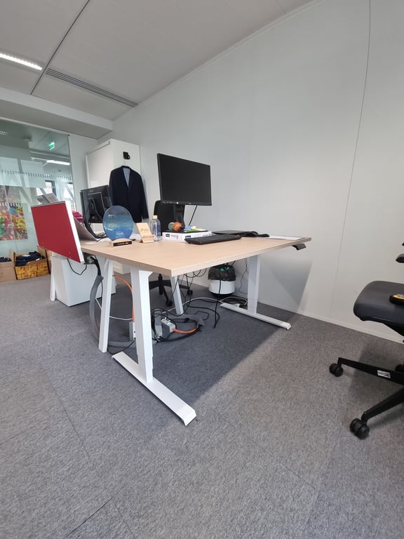 Bureau réglable électrique
