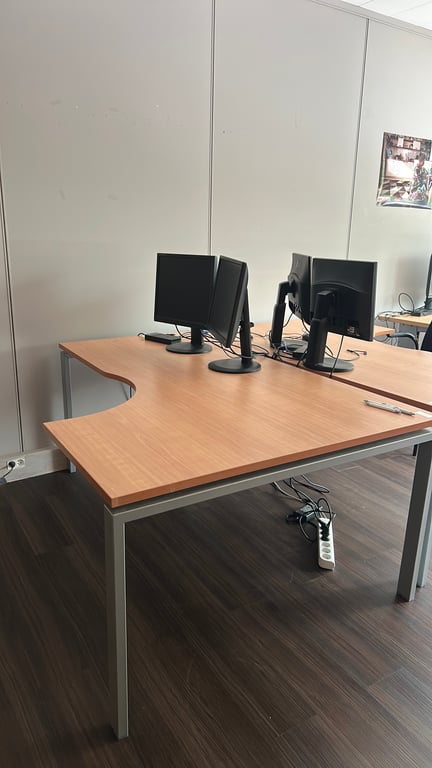 Bureau d'angle 180x120 en bois et métal - Modèle arrondi - 3-4