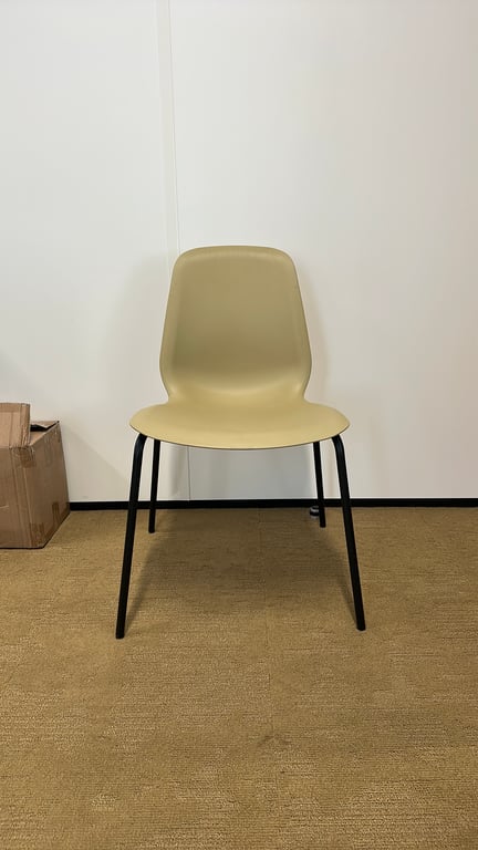 Chaise de réunion IKEA Skalsta Coque plastique - face