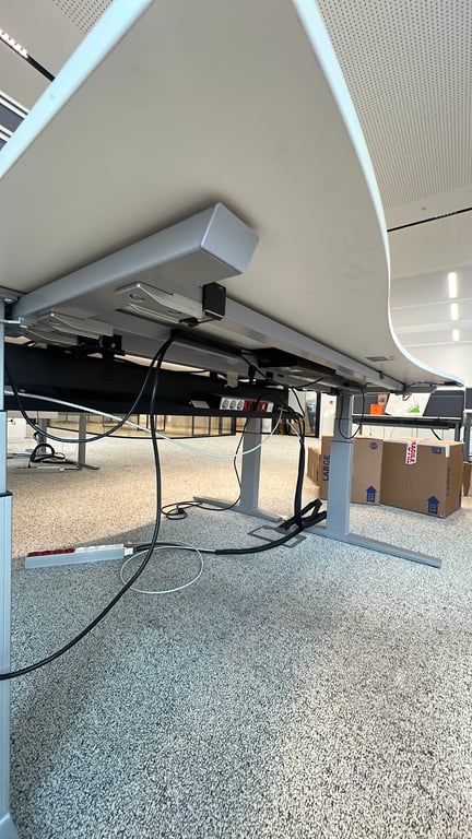 Bureau réglable 180x80 Bene - Level lift - avec cloison