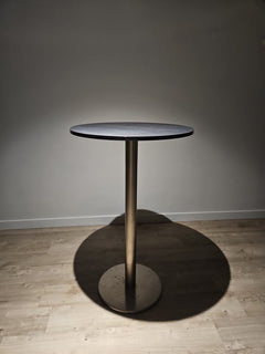 Table haute ronde 68x68 en bois mélaminé noir - face