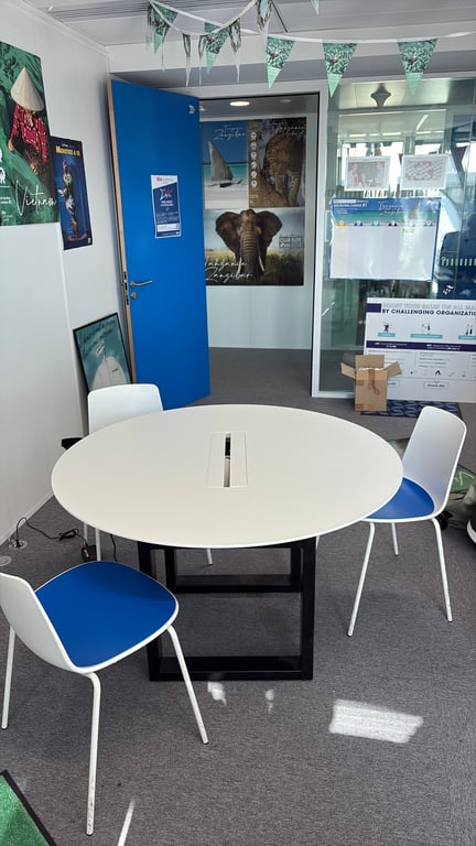 Table de réunion ronde avec top access