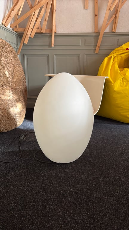 Luminaire sur pied en plastique - 3-4