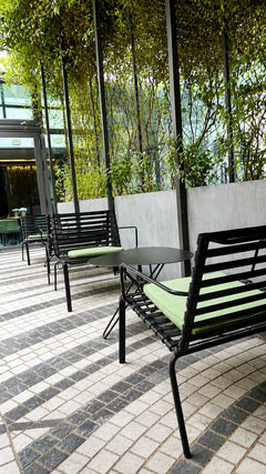 Chaise d'extérieur métal et plastique noir