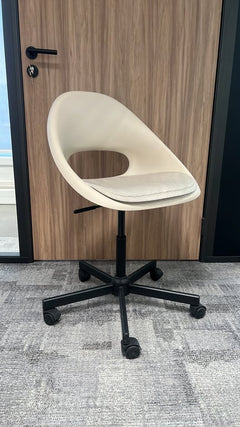 Chaise de réunion IKEA avec roulettes