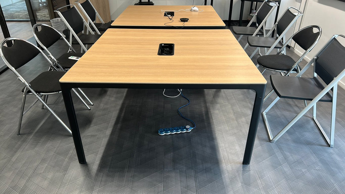 Bureau multiposte 140x140 chêne et métal noir - face