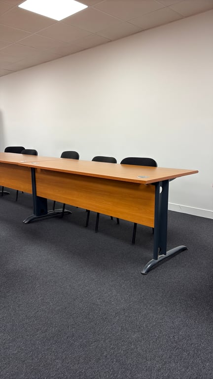 Bureau droit 180x80 - Métal gris et bois marron - 3-4