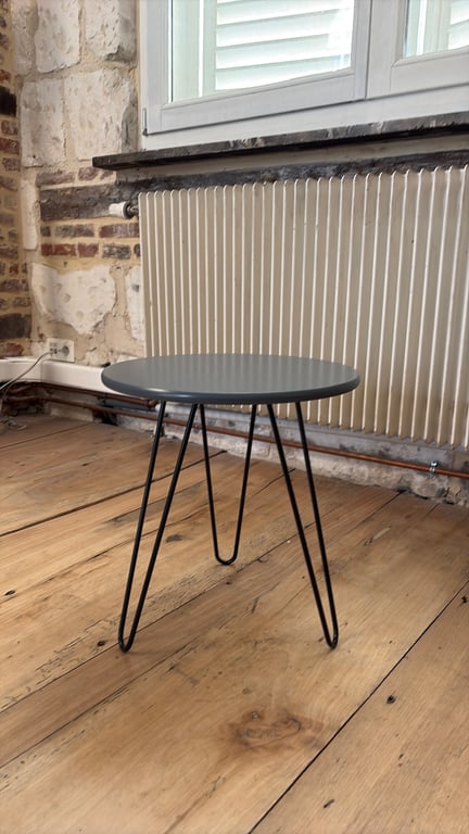 Table basse ronde en bois et métal - 3-4