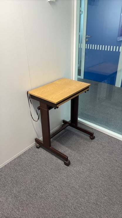Table polyvalente rectangulaire sur roulettes