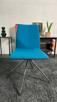 Chaise de réunion Four Design FourOne Bleu - face