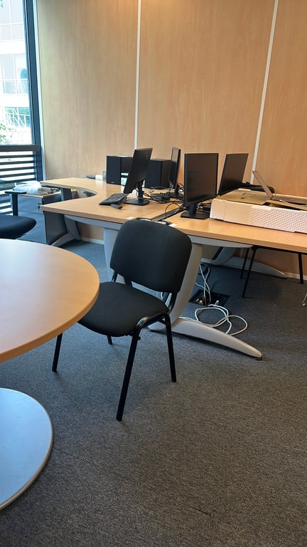 Chaise de réunion noire empilable - arriere