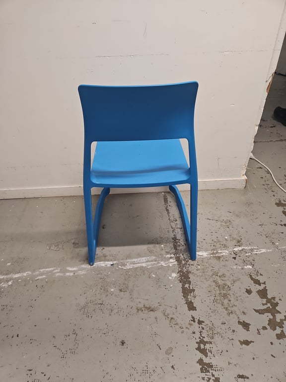 Chaise de cafétéria empilable Pacific Blue