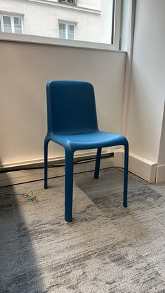 Chaise de cafétéria empilable et durable - 3-4