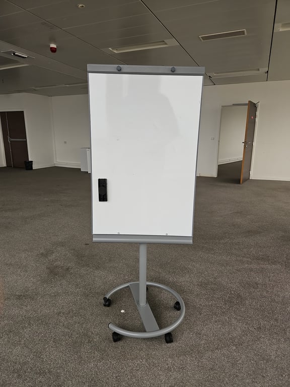 Tableau Blanc Velleda sur Roulettes