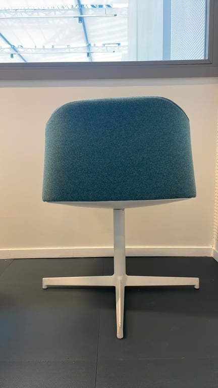 Chaise de réunion avec accoudoirs et piètement en étoile - arriere