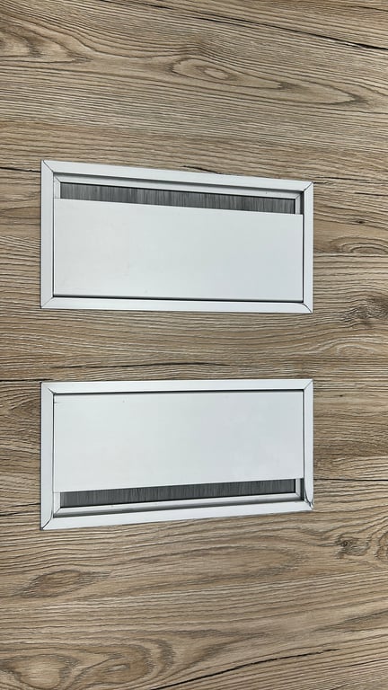 Sans marque - Bureau multimédia 2 postes bois gris 140 - Bureau multiposte avec accès top access et goulotte - dessous