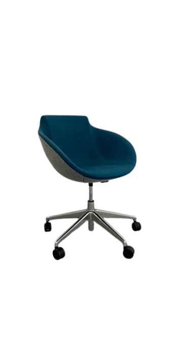 Chaise de réunion en forme de coque avec roulettes et accoudoirs