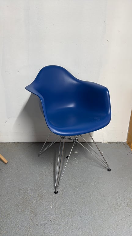Chaise de réunion Vitra Eames Bleue - 3-4