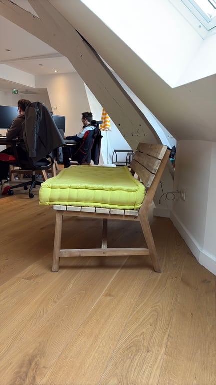 Banc en bois avec assise en tissu - 3-4
