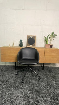 Chaise de réunion Muuto Fiber Armchair - face