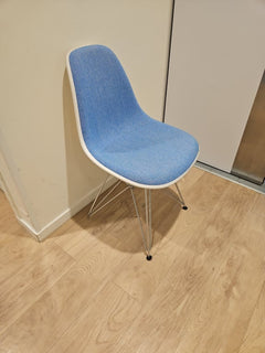 Chaise de réunion Vitra - Havelock Blue