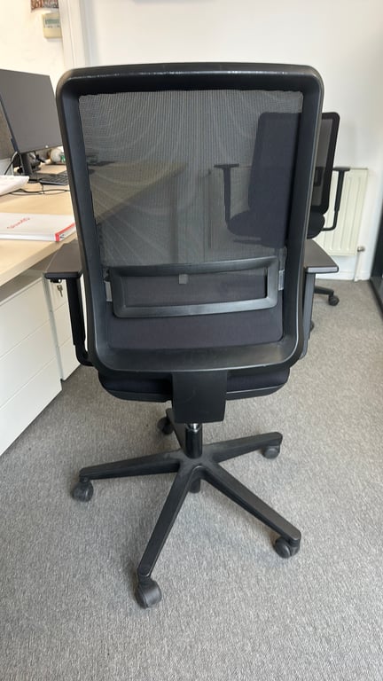 Fauteuil de bureau ergonomique avec roulettes - arriere