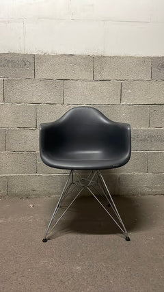 Fauteuil Vitra DAR Noir - face