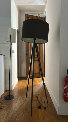 Lampe sur pied trépied - face