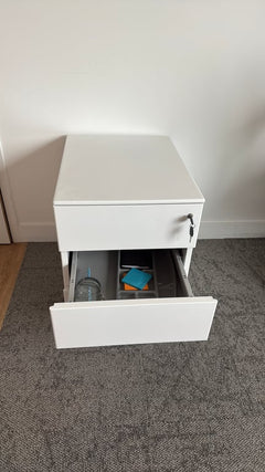 Caisson de rangement en métal avec roulettes