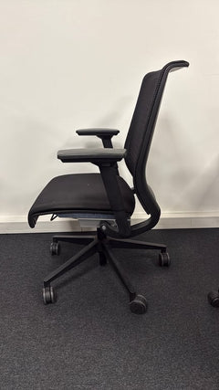 Fauteuil de bureau en tissu noir et résille - 3-4