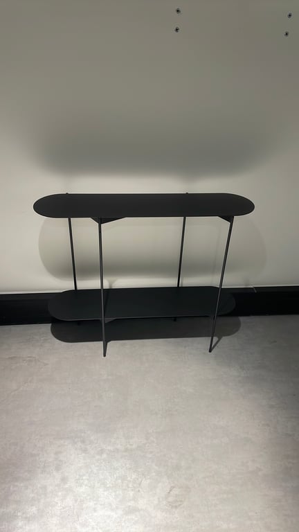 Table basse ovale noire en métal - 3-4
