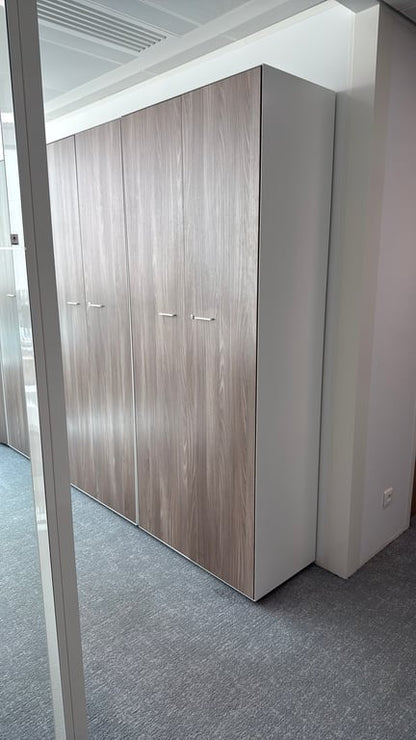 Armoire Haute en Métal et Bois