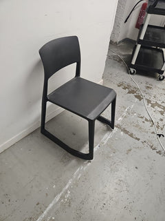 Chaise de Cafétéria par Vitra
