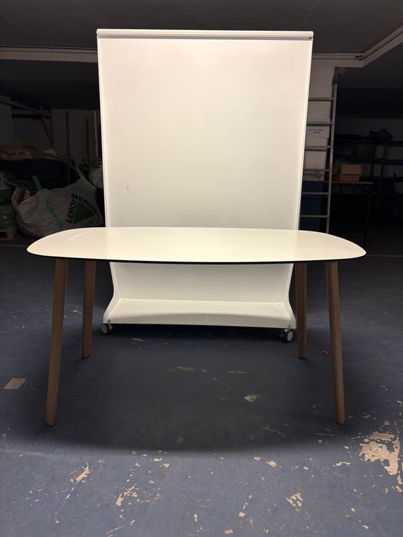 Table de réunion tonneau