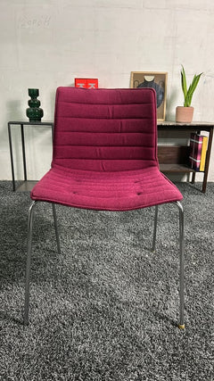 Chaise de réunion Arper - face