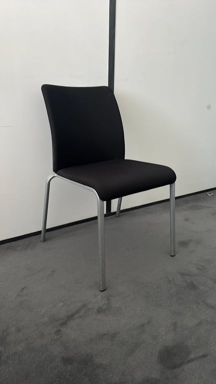 Chaise de réunion Steelcase noire - 3-4